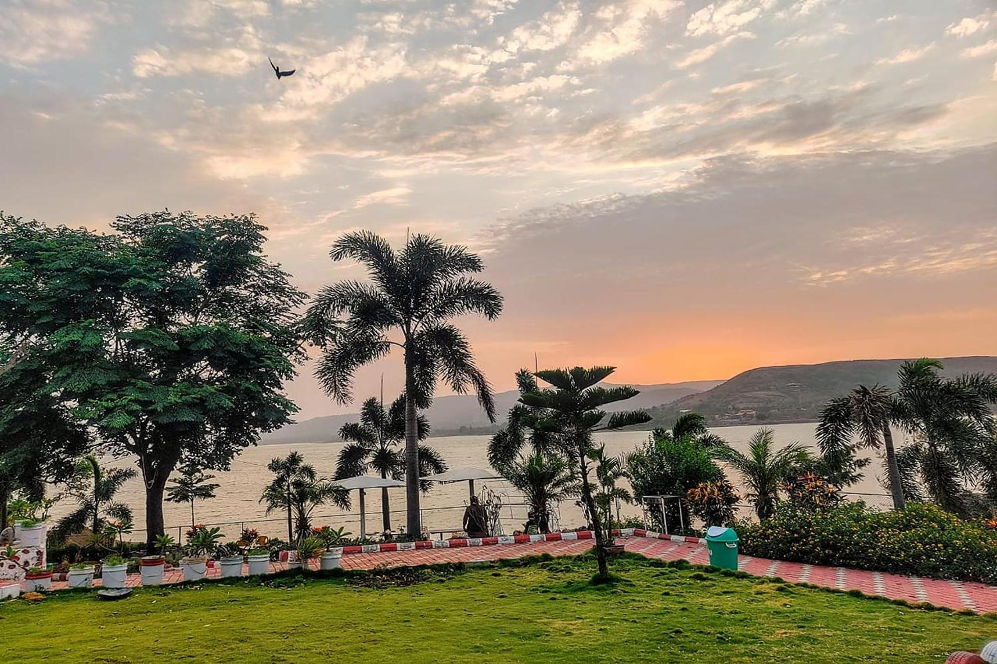 Sunshine Resort Poona Buitenkant foto